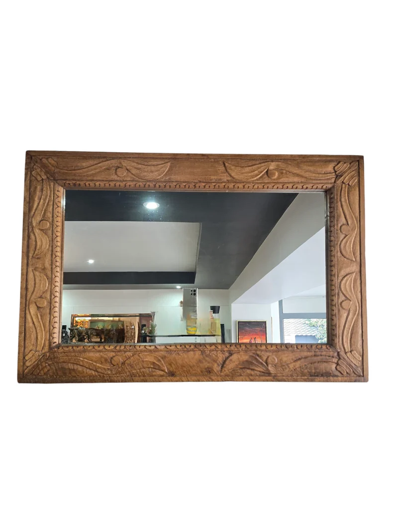 Grand miroir mural en bois sculpté – travail artisanal