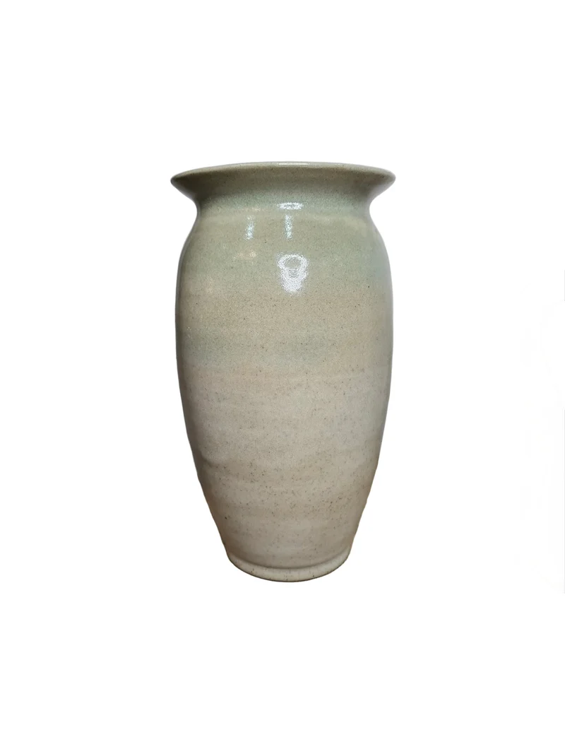 Vase en grès émaillé – Tons vert céladon – Travail artisanal – Années 1960–1970