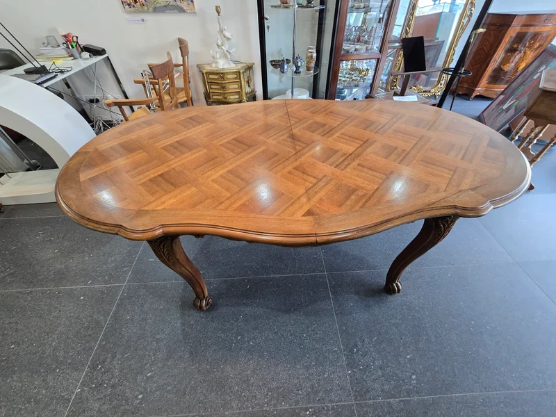 Table de salle à manger extensible – Style Louis XV – Plateau marqueté 1m80 - 3m30