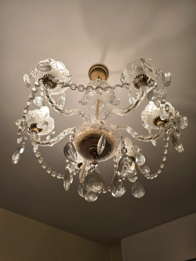 Suspension lustre ancien en verre taillé & pampilles – 6 bras