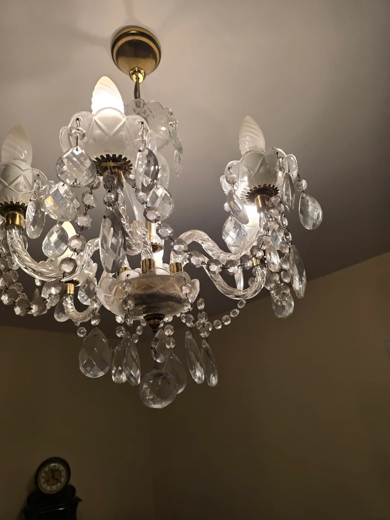 Suspension lustre ancien en verre taillé & pampilles – 6 bras