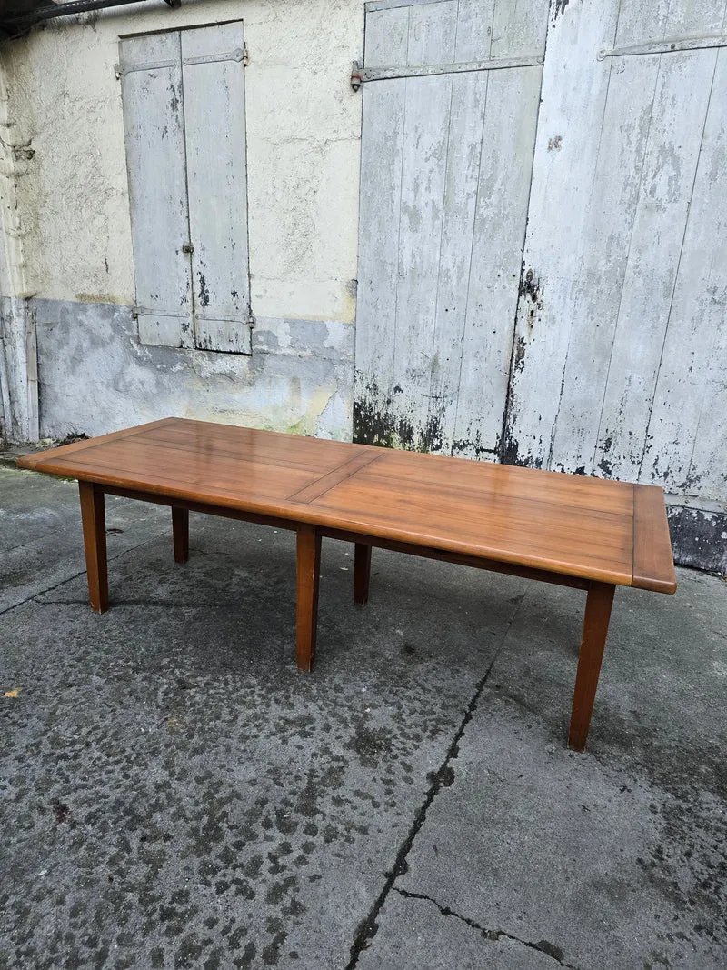 Grande table de salle a manger en bois massif- 2m50