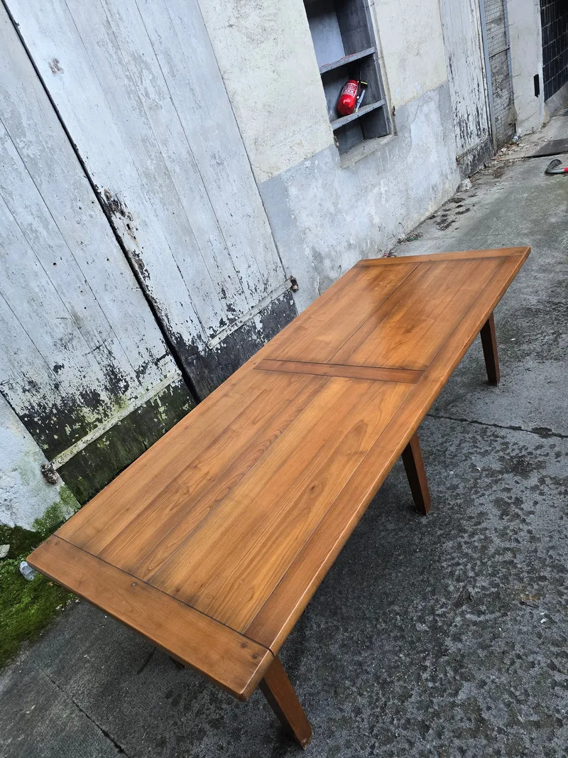Grande table de salle a manger en bois massif- 2m50