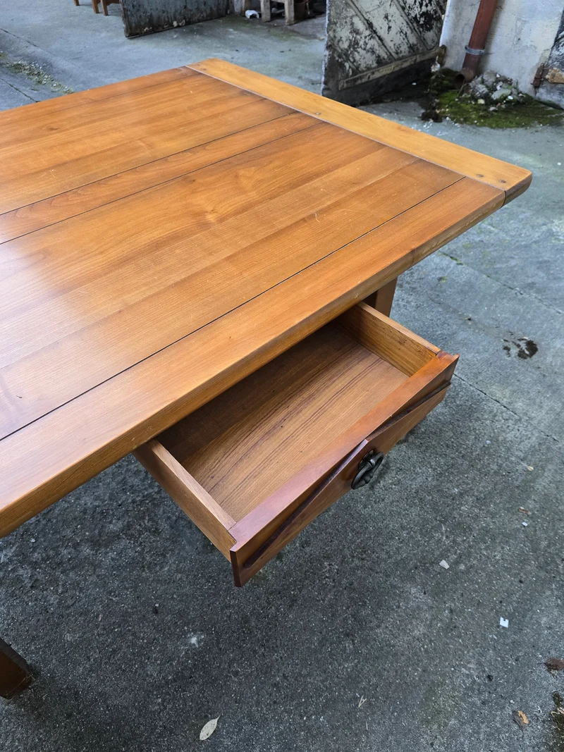 Grande table de salle a manger en bois massif- 2m50