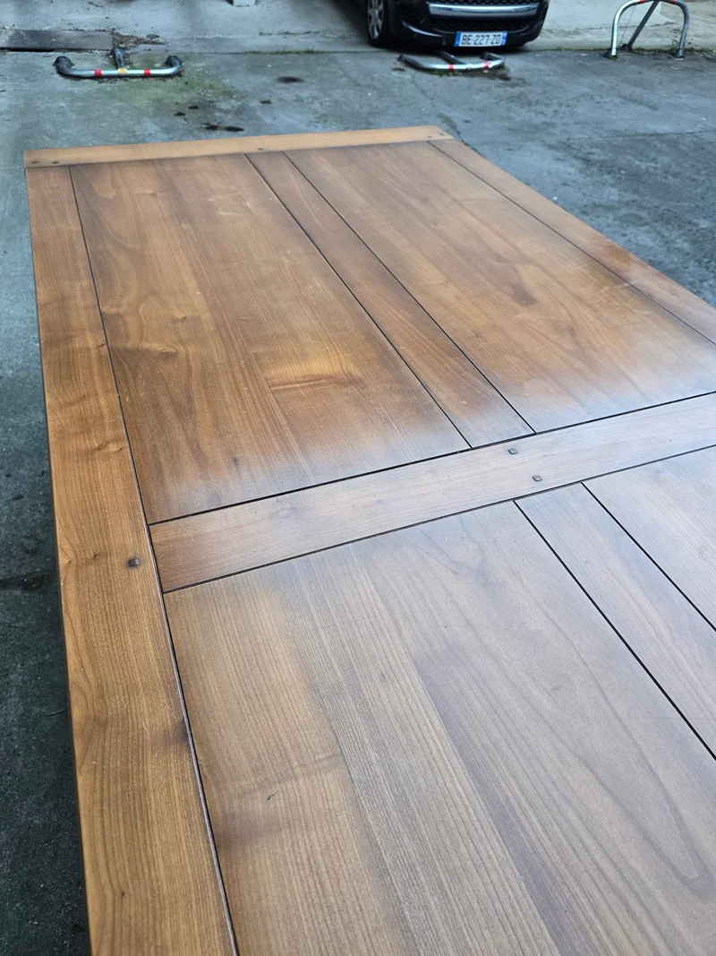 Grande table de salle a manger en bois massif- 2m50