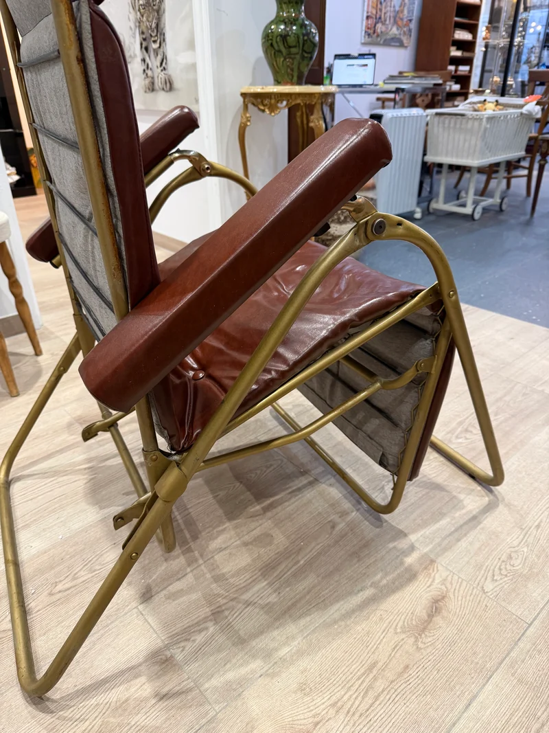 Fauteuil relax inclinable LAMA en cuir marron et structure tubulaire – Italie – Années 1960/1970