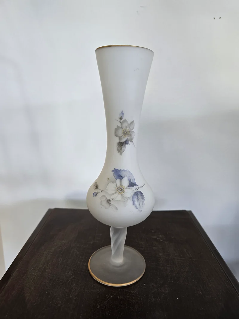 Soliflore ancien en verre dépoli décor floral bleu
