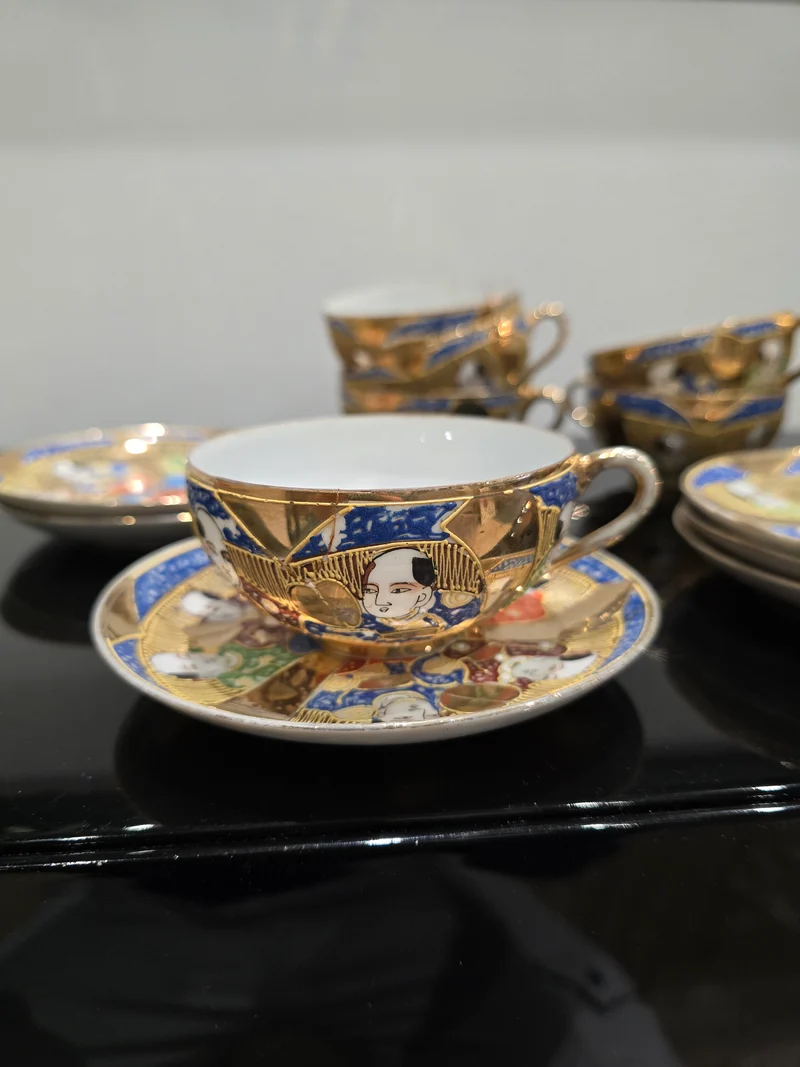 Service à thé japonais Satsuma doré – 6 tasses, soucoupes et pichets – Japon