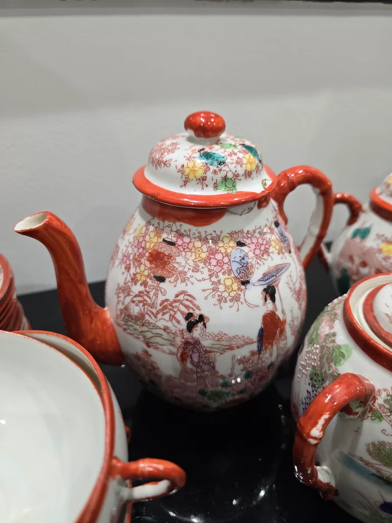 Service à thé japonais Satsuma – Décor scènes traditionnelles – XXe siècle
