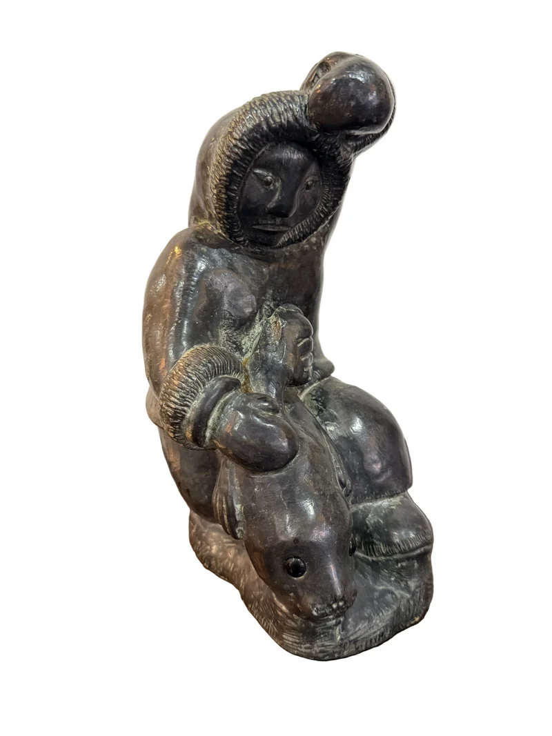 Sculpture Inuit “Chasseur et Phoque” – Wolf Original – Fait main au Canada