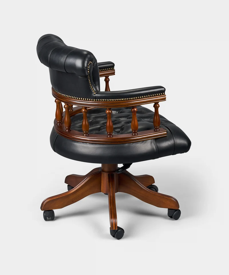 Captain's Chair Zwart - Chesterfield