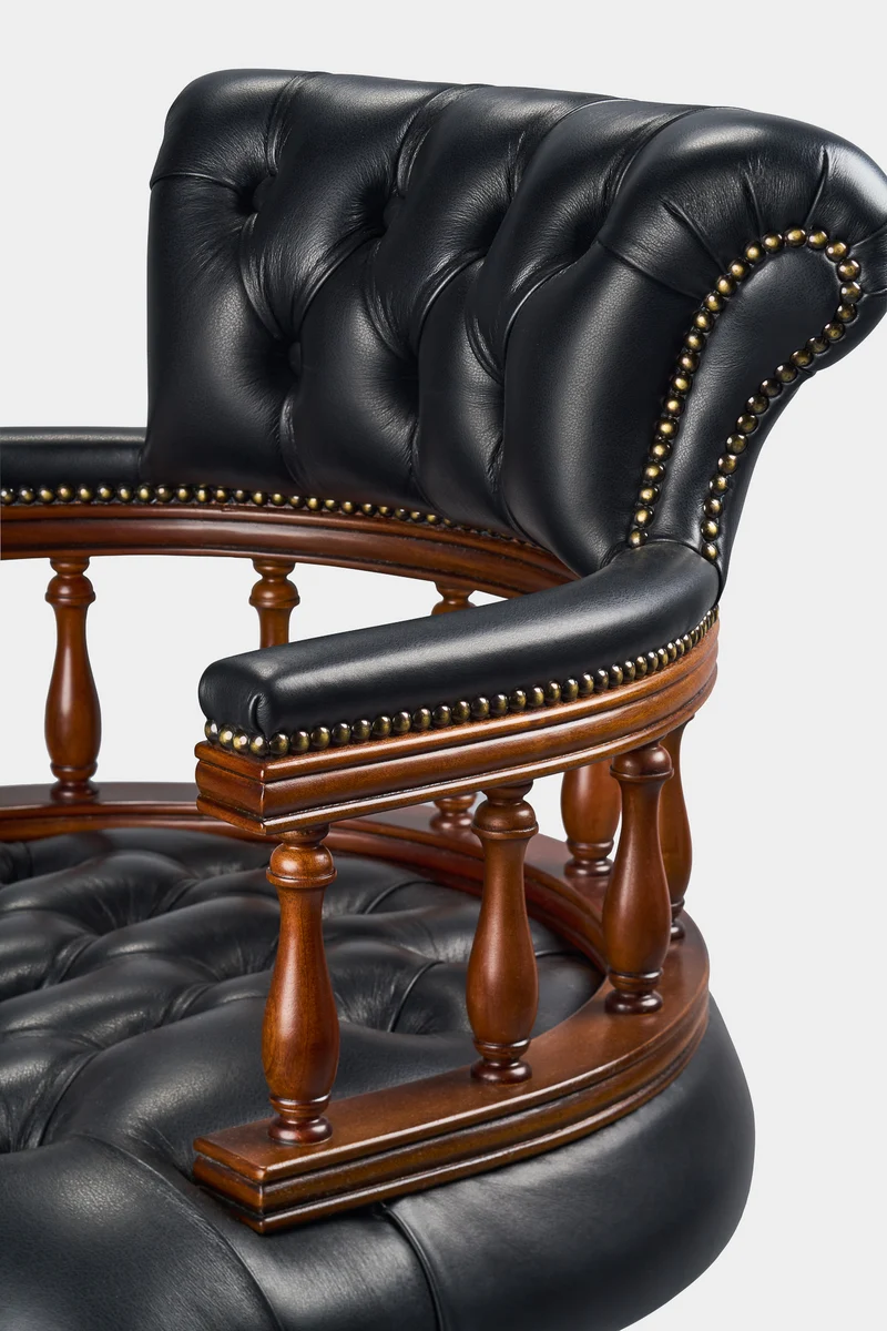 Captain's Chair Zwart - Chesterfield