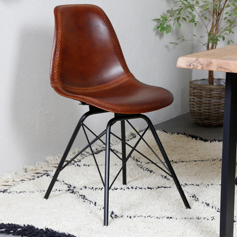 Chaise de salle à manger en cuir marron
