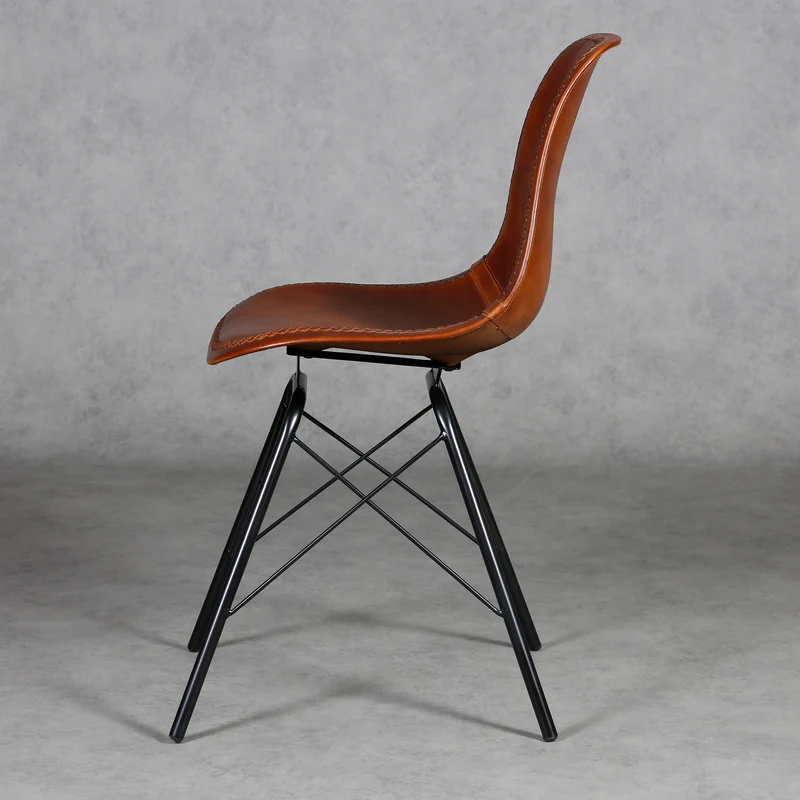 Chaise de salle à manger en cuir marron