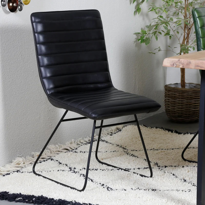 Chaise de salle à manger en cuir noir