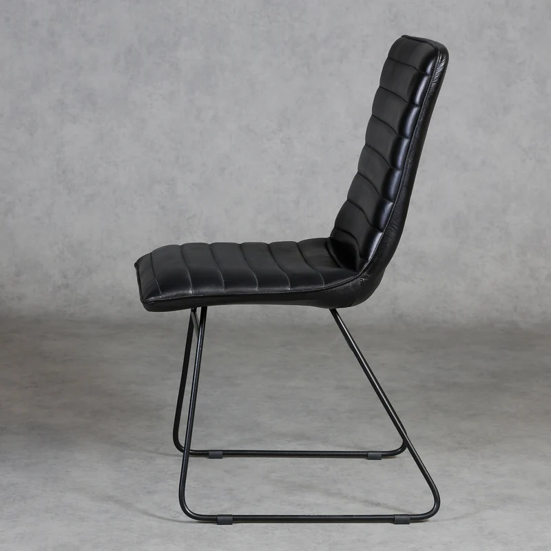 Chaise de salle à manger en cuir noir