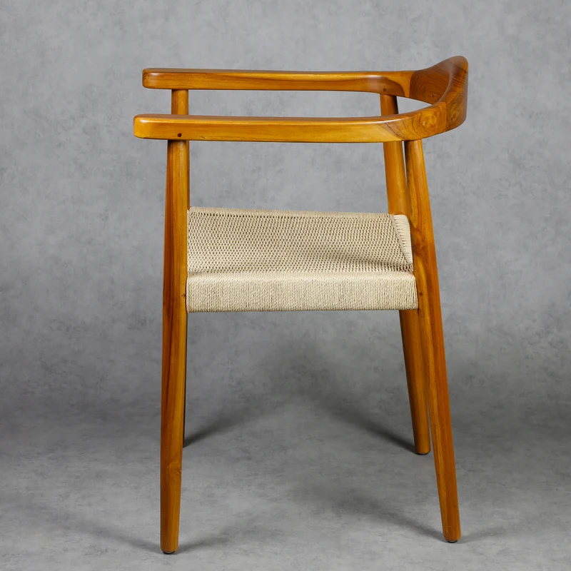 Chaise de salle à manger en bois