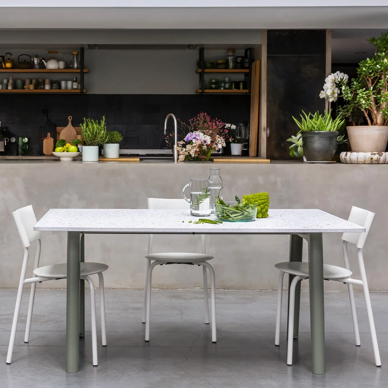 Table à manger NEW MODERN - plastique recyclé Venezia