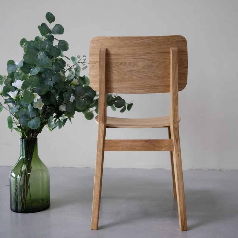 Lot de 2 ou 4 chaises de salle à manger en chêne KODAMA | NordicStory