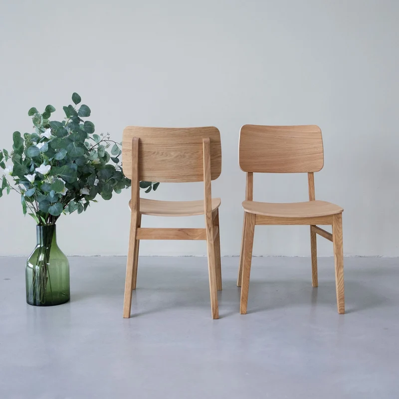 Lot de 2 ou 4 chaises de salle à manger en chêne KODAMA | NordicStory