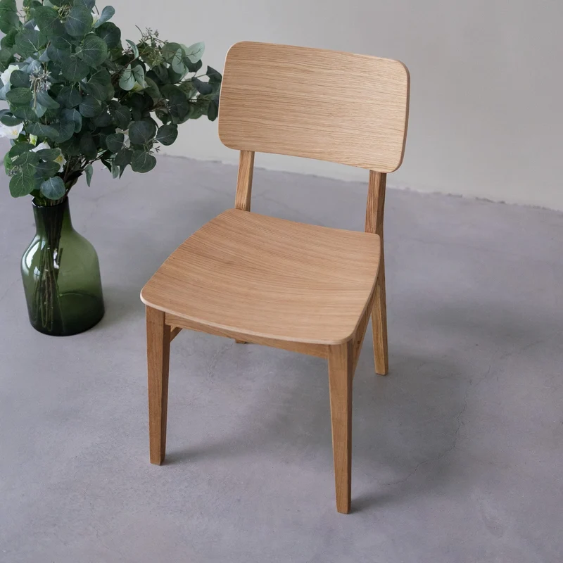 Lot de 2 ou 4 chaises de salle à manger en chêne KODAMA | NordicStory