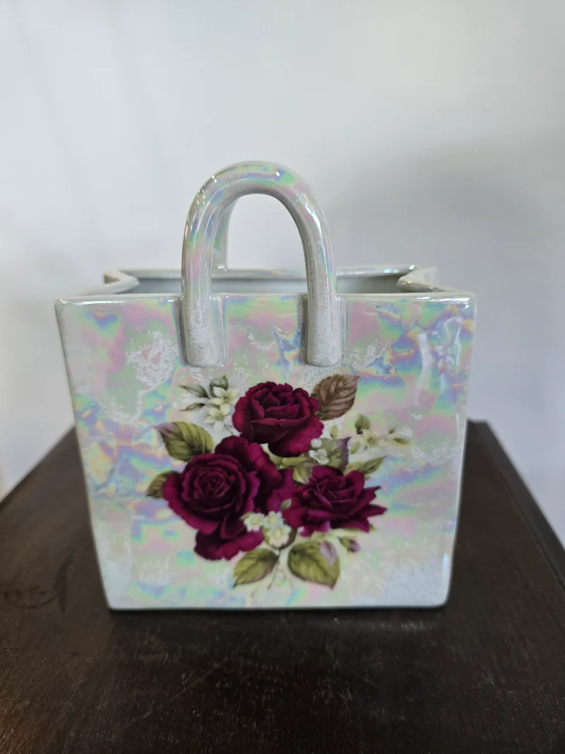 Vase décoratif en céramique irisée – Forme sac – Décor floral peint main – H.16 cm