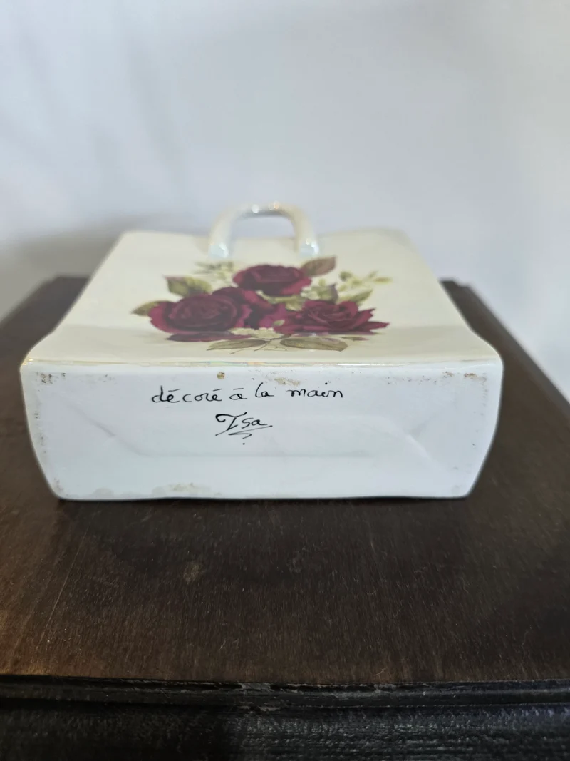 Vase décoratif en céramique irisée – Forme sac – Décor floral peint main – H.16 cm