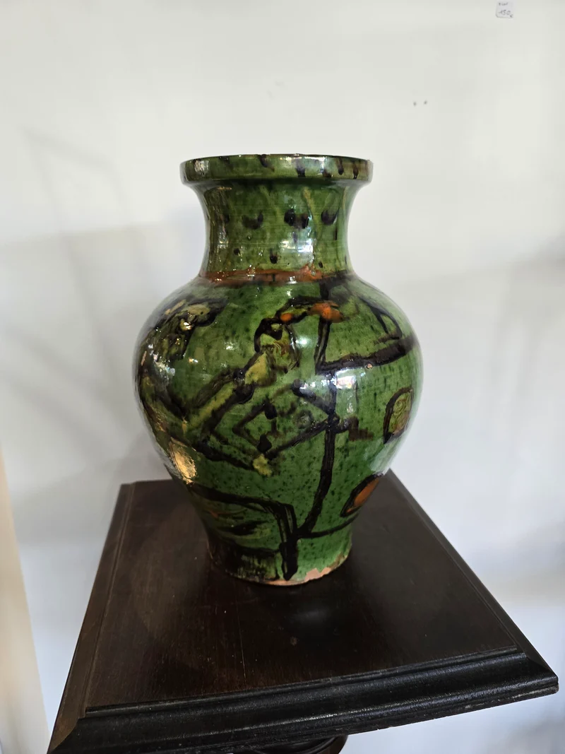 Vase en céramique vernissée – Décor vert et noir – Travail d’atelier