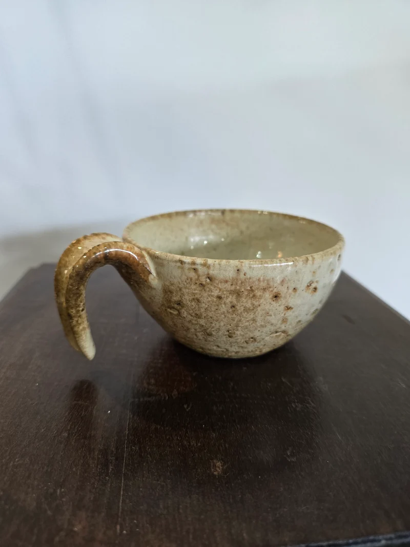 Lot de 5 tasses en grès émaillé – Travail d’artisan, signées