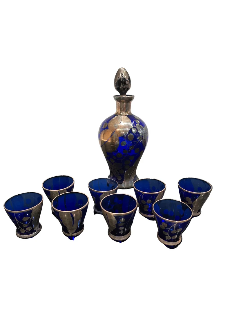 Service à liqueur ancien en verre bleu cobalt décoré d’argent – 1 carafe + 8 verres