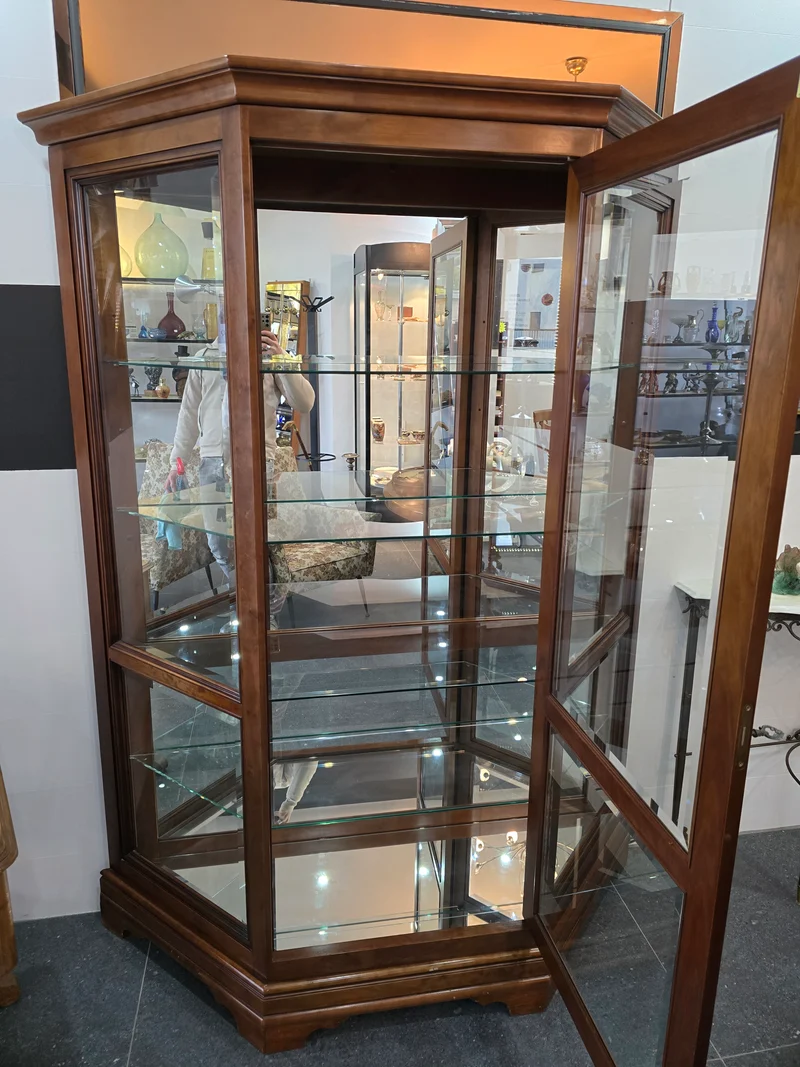 Vitrine hexagonale vintage en bois et verre – éclairé-Style classique. Collection