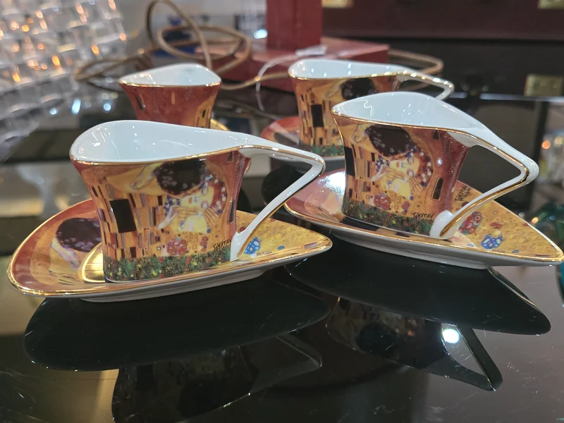 Lot de 4 tasses à espresso – Collection Gustav Klimt – “Le Baiser"