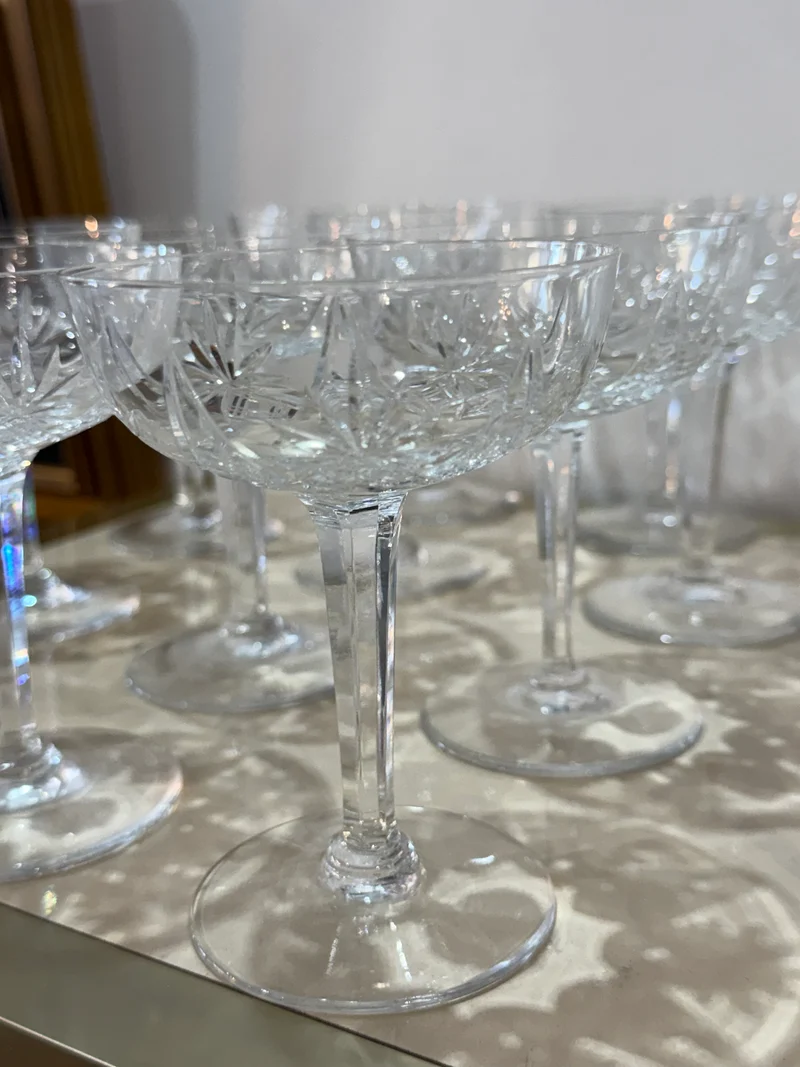 Lot de 11 Coupes à Champagne en Cristal Taillé – 12 cm