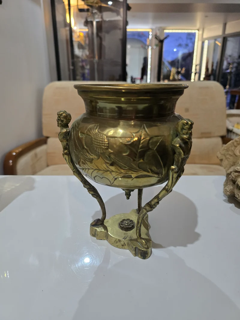 Brûle-parfum / Pot décoratif en laiton signé RAULIN – Style Art Nouveau