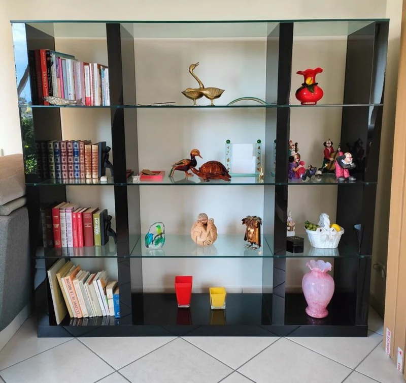 Grande étagère design en verre et structure noire – 172×188×40 cm