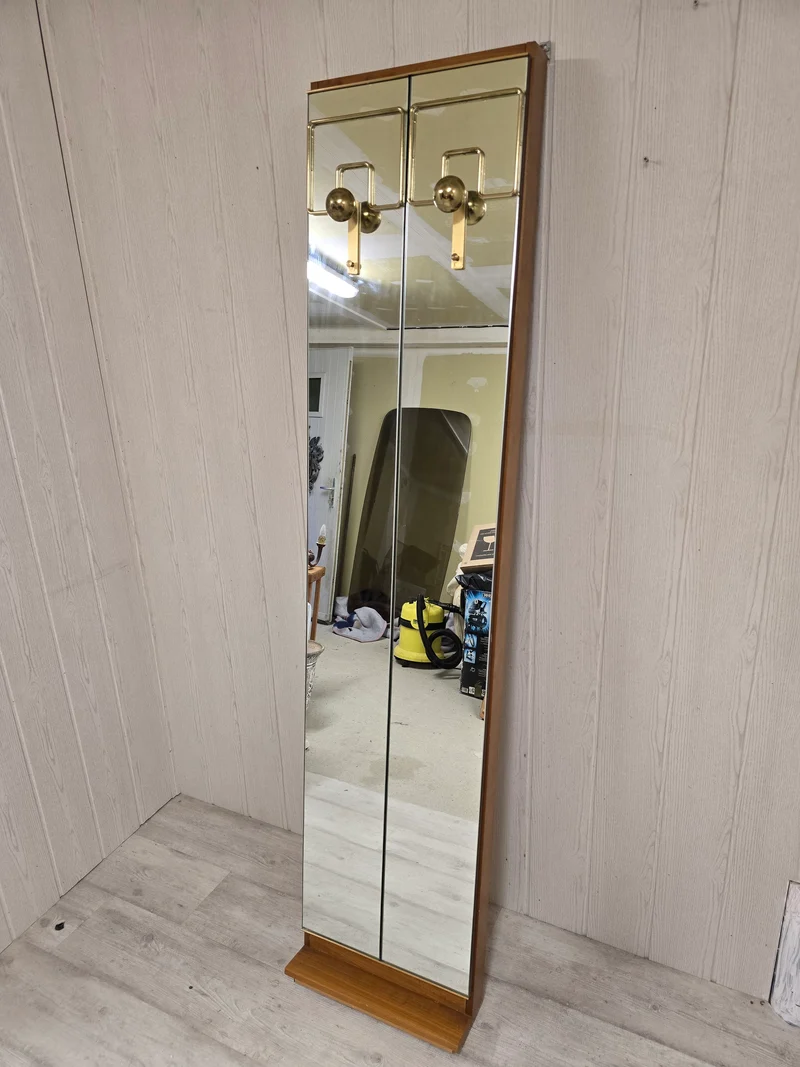 Porte-manteau mural miroir vintage – Laiton & bois – Années 1970