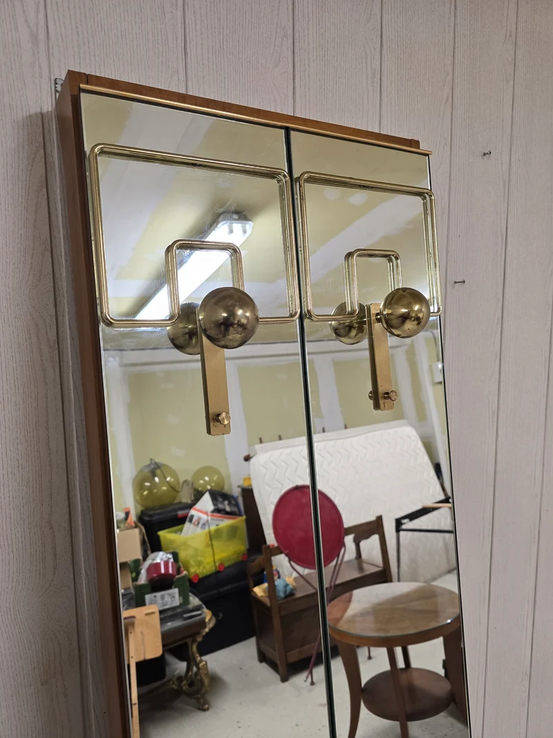 Porte-manteau mural miroir vintage – Laiton & bois – Années 1970