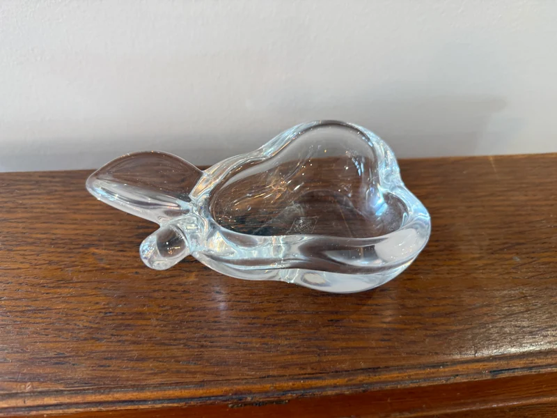 Cendrier en forme de poire – Art Vannes France – Verre moulé (14 cm)