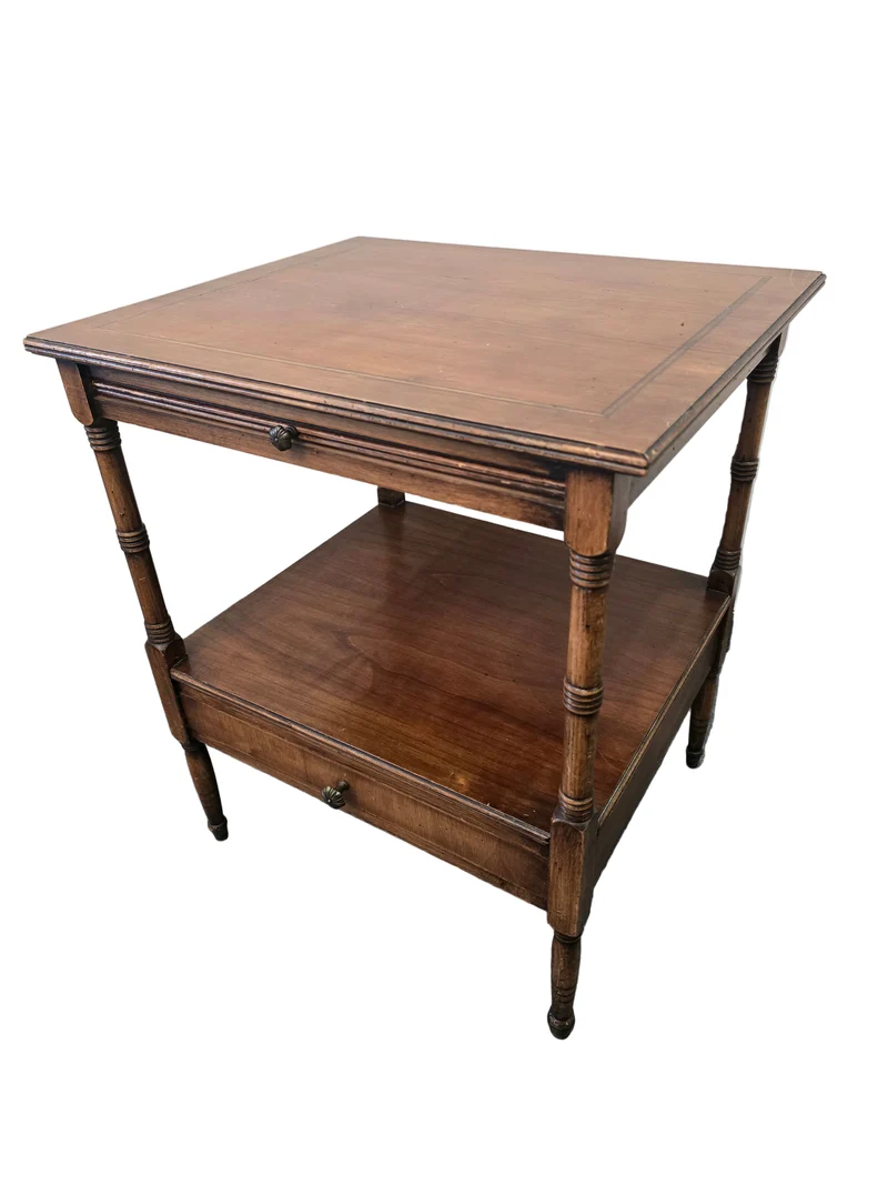 Table de chevet ou bout de canapé en bois – double plateau et tiroir