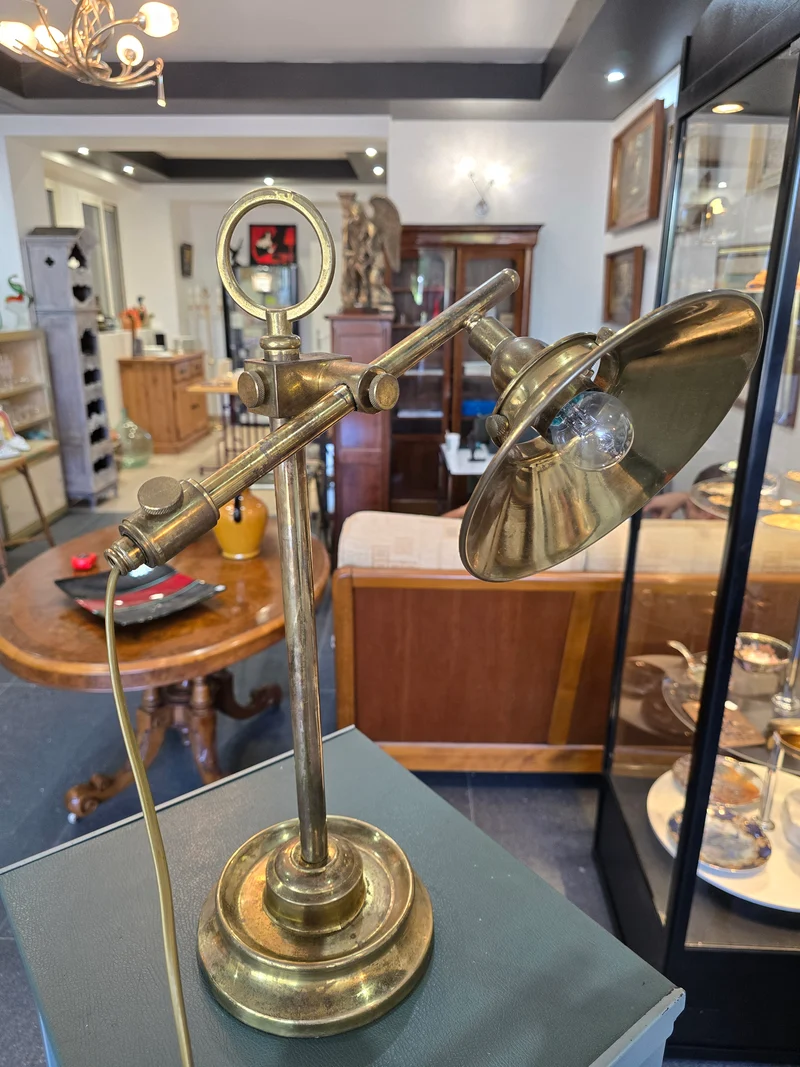 Lampe articulée en laiton ( medecin, ingénieur) Style industriel, 1950