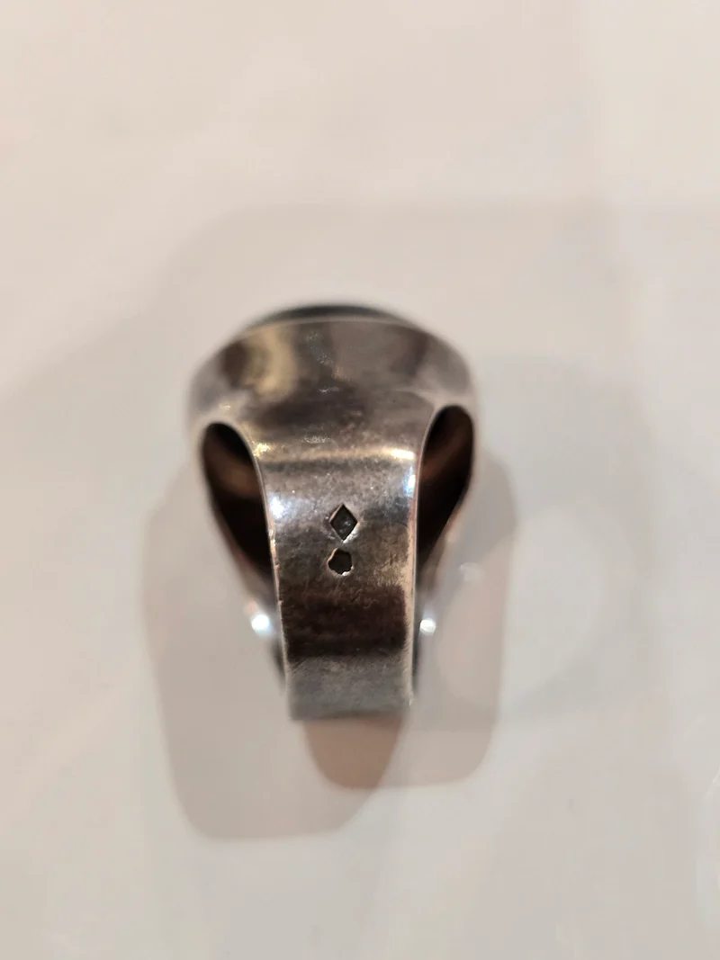 Bague vintage en argent et hématite cabochon