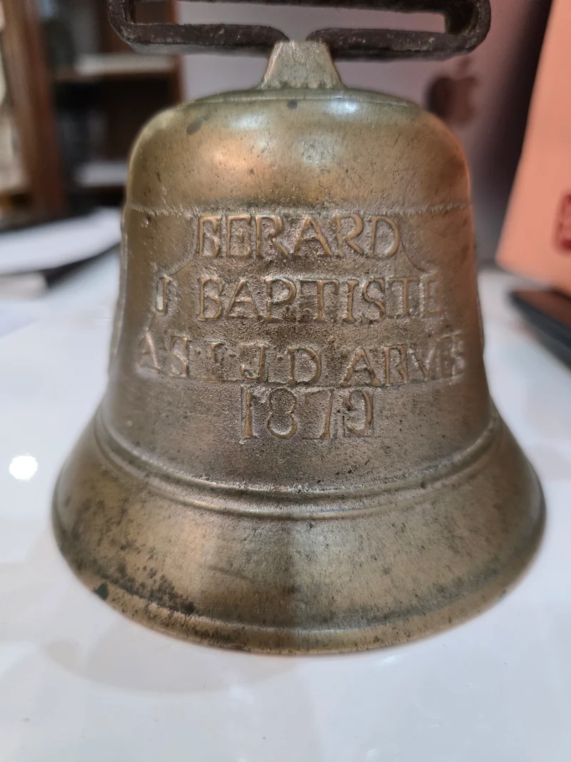 Cloche savoyarde commémorative en bronze – 1879