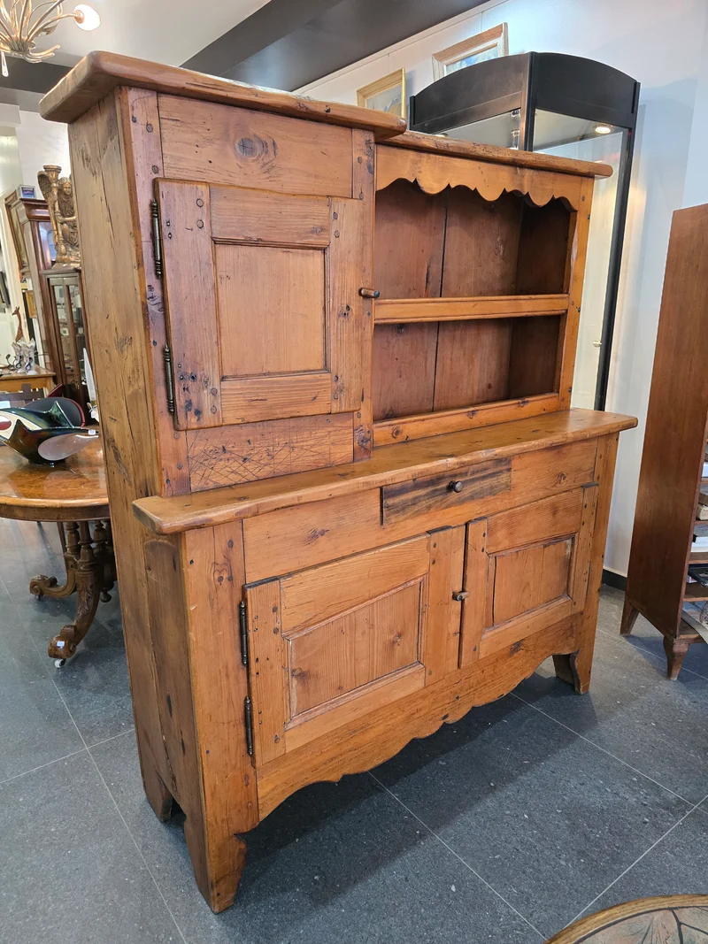 Buffet deux-corps rustique en bois massif