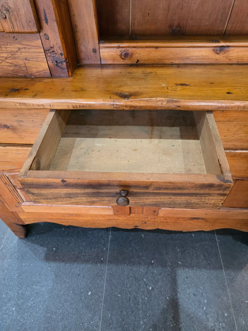 Buffet deux-corps rustique en bois massif