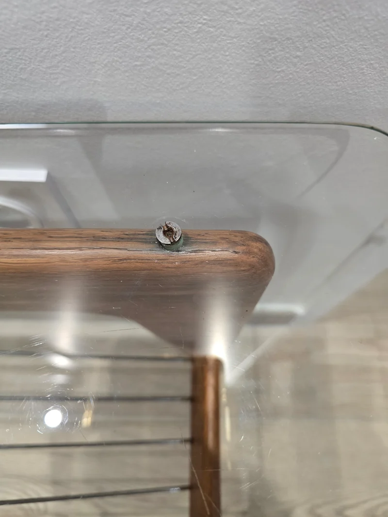 Table basse vintage en bois et verre – Design scandinave