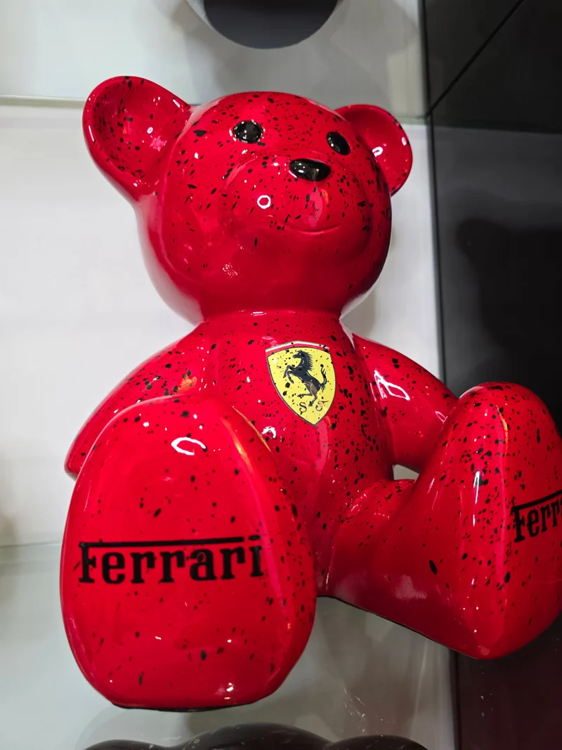 Teddy Bear Ferrari Édition limitée 9/26 – Résine covering – 35 cm