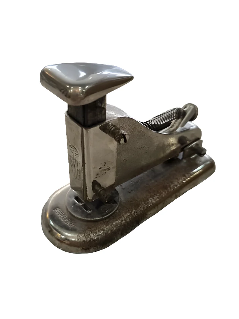Agrafeuse vintage ELKAR modèle N°1
