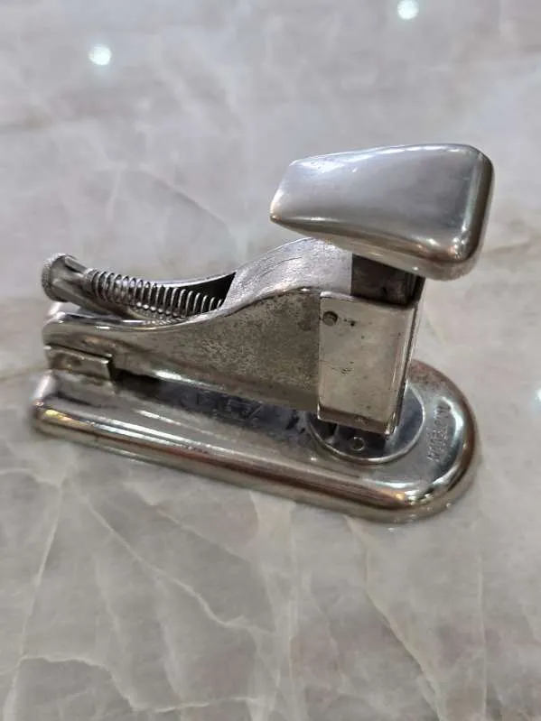 Agrafeuse vintage ELKAR modèle N°1