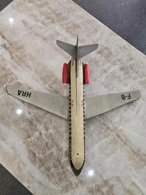 Avion maquette vintage "Caravelle" en métal – modèle Artois F-BHRA