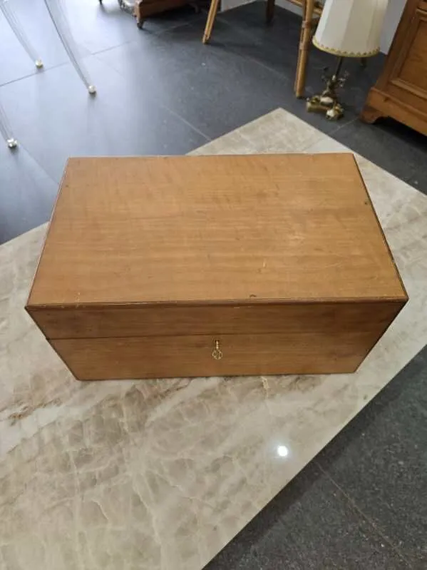 Cave à cigares vintage en bois – Hygromètre intégré et clé
